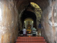 ウモーン寺院