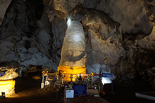 ムアンオン洞窟祭壇